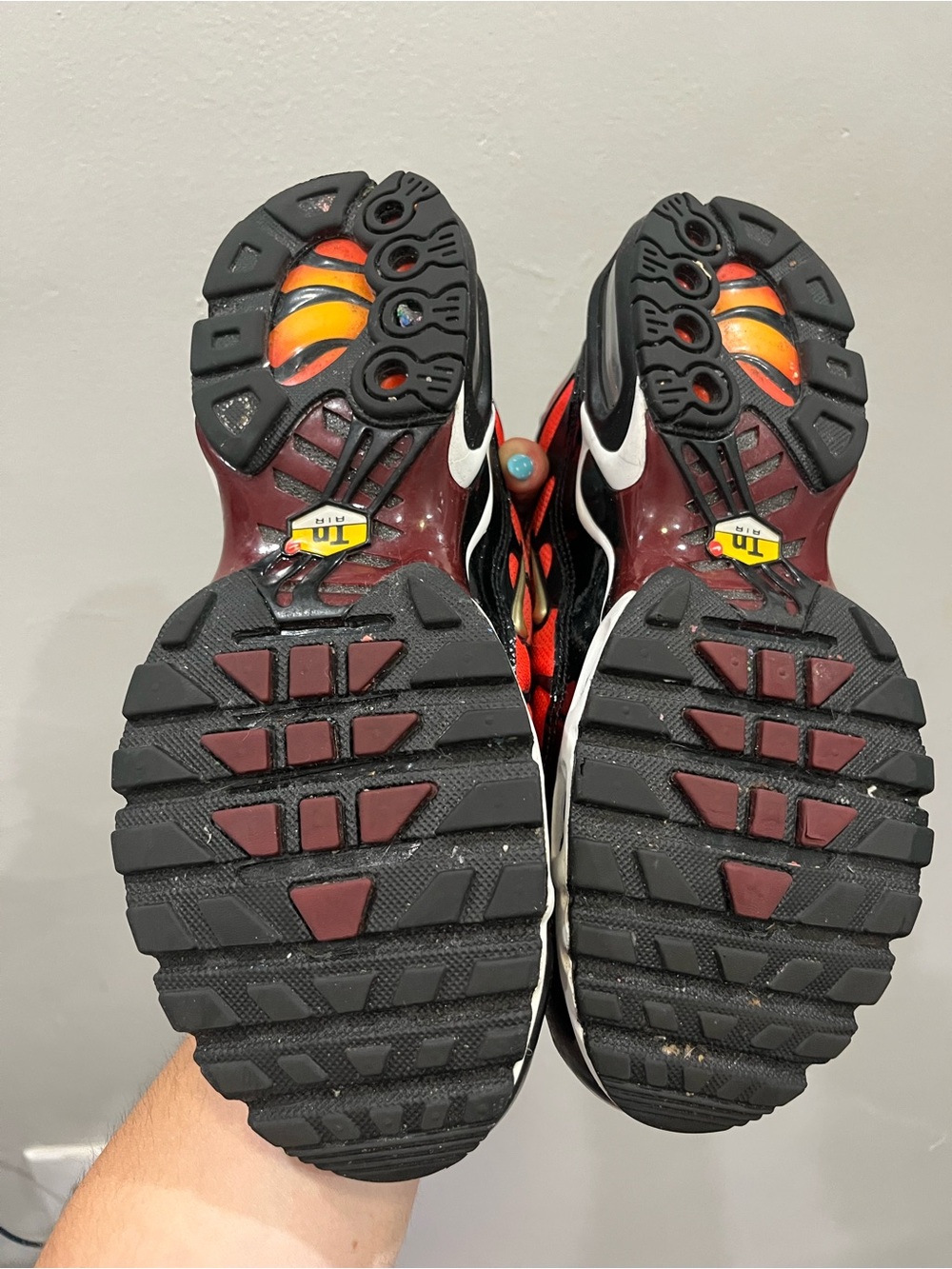 Nike Gradient Red to Pink Air Max Plus TN with Black Accents - Picture 5 of 8